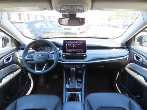 Used 2022 Jeep Compass Latitude image 19