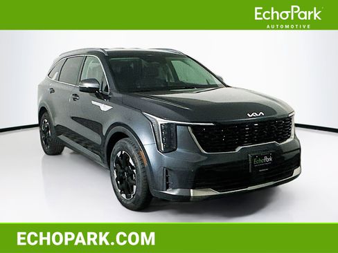 Used 2024 Kia Sorento S image 1