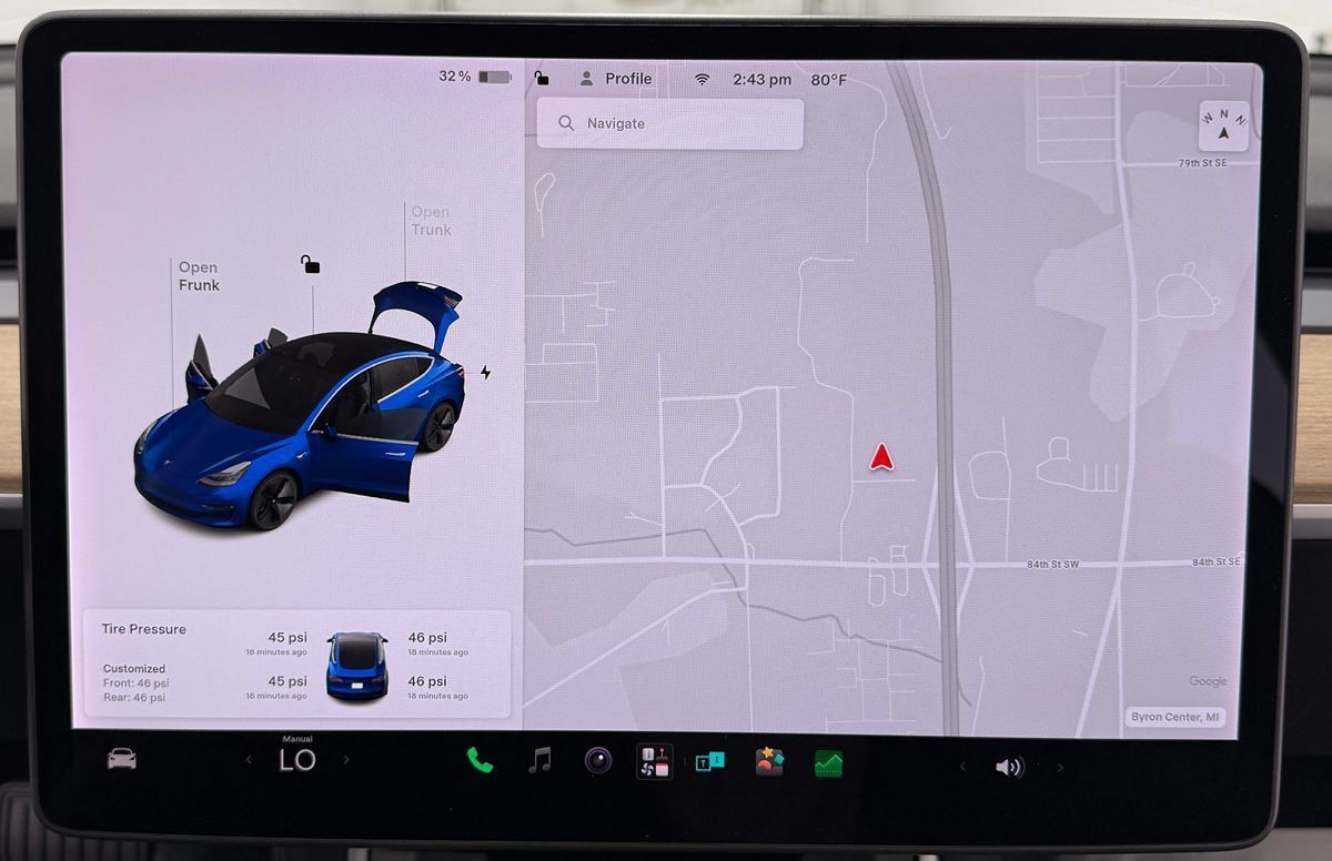 Used 2018 Tesla Model 3 Long Range RWD image 16