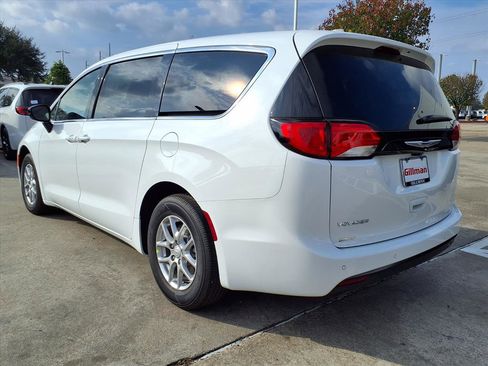 New 2026 Chrysler Voyager LX image 2