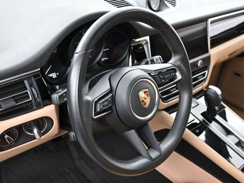 Certified 2023 Porsche Macan Turbo image 16