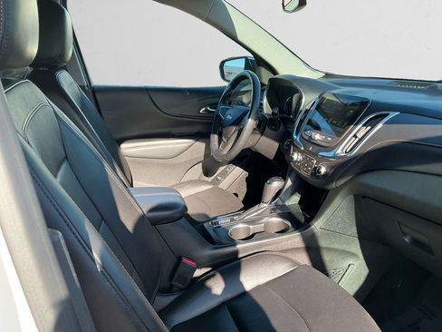 Used 2018 Chevrolet Equinox Premier image 15