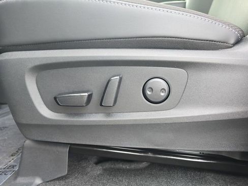 New 2026 Nissan Pathfinder SL image 14