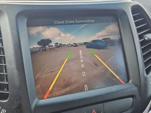 Used 2016 Jeep Cherokee High Altitude w/ Luxury Group image 12