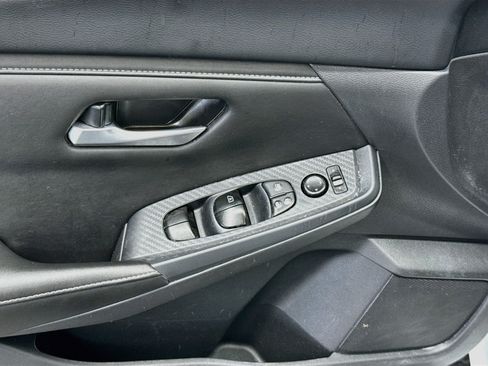 Used 2025 Nissan Sentra SV FWD image 15