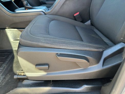 Used 2021 Chevrolet Colorado LT w/ Fleet Safety Package image 11