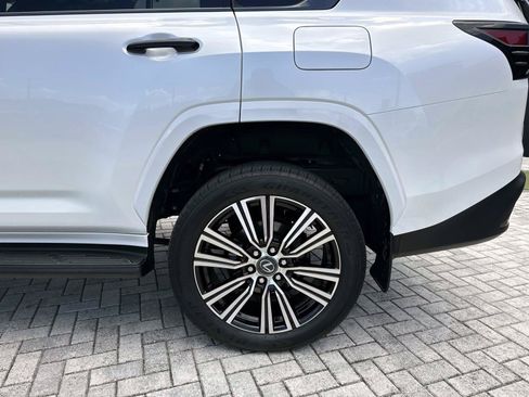Used 2024 Lexus LX 600 4WD w/ Appearance Package image 11