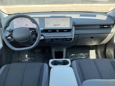 Used 2024 Hyundai Ioniq 5 SE RWD image 12