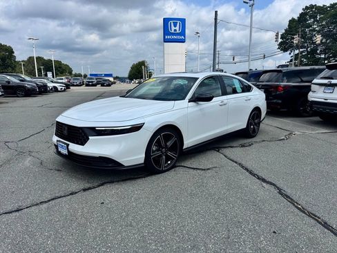 Used 2025 Honda Accord Sport image 1