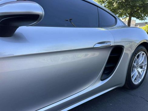 Used 2018 Porsche 718 Cayman Coupe 2D image 16