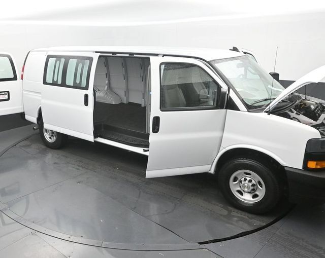 Used 2023 Chevrolet Express 2500 Extended RWD image 26