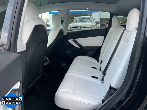 Used 2022 Tesla Model Y Long Range image 12