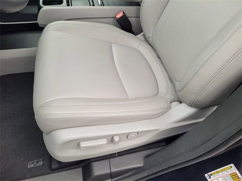 Certified 2023 Honda Odyssey EX-L image 13