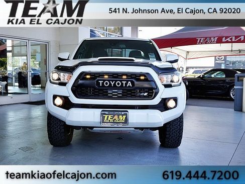 Used 2020 Toyota Tacoma TRD Sport image 4