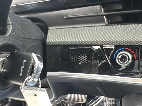 Used 2024 Kia Sportage LX image 23