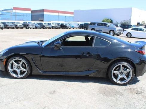 Used 2024 Toyota GR86 Premium RWD image 7
