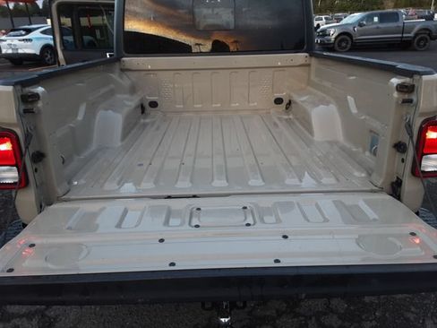 Used 2020 Jeep Gladiator Rubicon w/ Trailer Tow Package AWD/4WD image 27