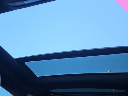 Used 2017 Mercedes-Benz E 400 4MATIC Wagon image 17