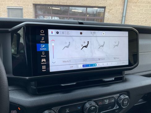 New 2026 Jeep Gladiator Sport image 24