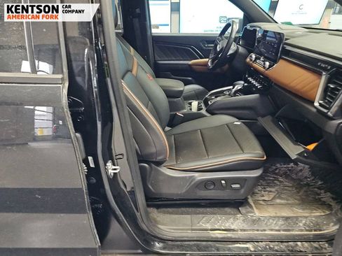 Used 2023 GMC Canyon AT4 w/ AT4 Premium Package AWD/4WD image 7