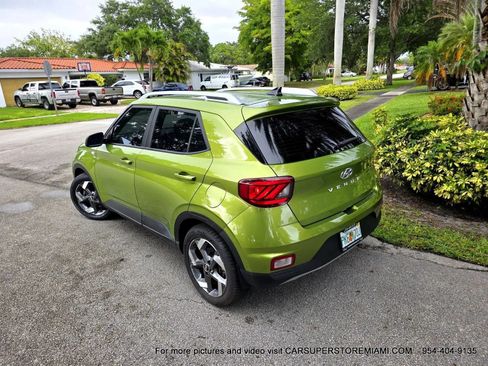 Used 2022 Hyundai Venue SEL FWD image 8