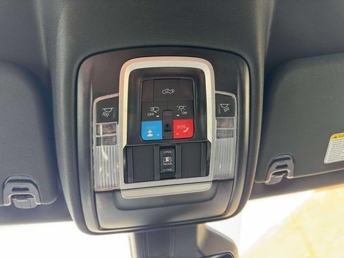 Used 2025 RAM 1500 Laramie AWD/4WD image 32