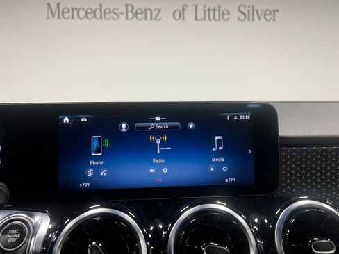 Used 2025 Mercedes-Benz GLB 250 4MATIC image 33