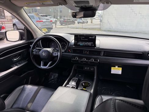Used 2025 Honda Pilot EX-L image 21