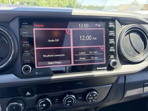 Used 2020 Toyota Tacoma TRD Off-Road w/ Technology Package AWD/4WD image 13