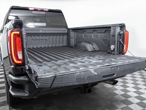 Used 2022 GMC Sierra 2500 AT4 w/ AT4 Premium Plus Package AWD/4WD image 19
