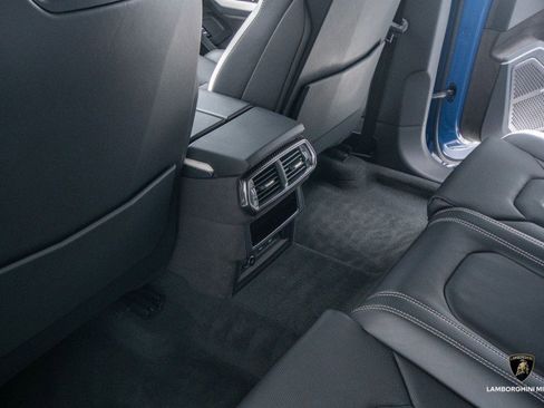 Used 2025 Lamborghini Urus SE image 74