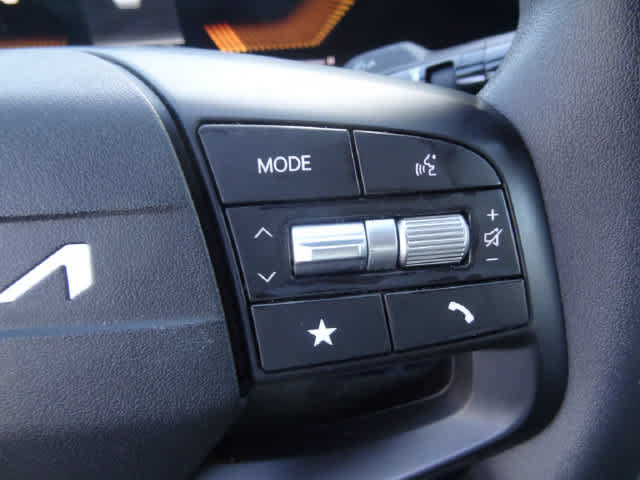 Used 2025 Kia K4 FWD image 16