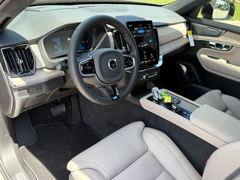 New 2026 Volvo XC90 B6 Ultra w/ Lounge Package image 14