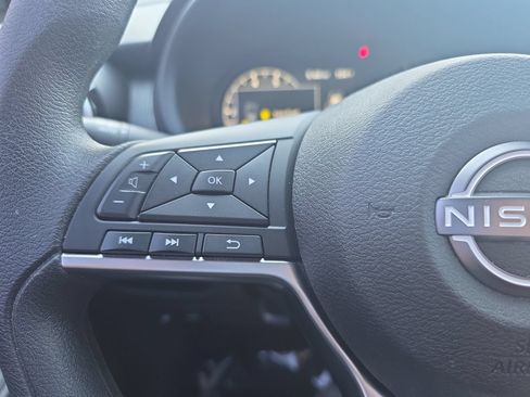 Used 2023 Nissan Kicks SV FWD image 16