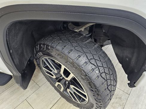 Used 2022 GMC Sierra 1500 AT4 w/ AT4 Premium Package image 40