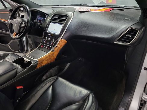 Used 2018 Lincoln MKX Select w/ Select Plus Package image 23