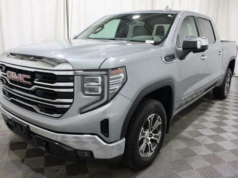 Used 2025 GMC Sierra 1500 SLT RWD image 33
