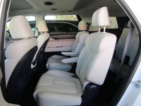 Used 2020 Hyundai Palisade SEL w/ Premium Package FWD image 9