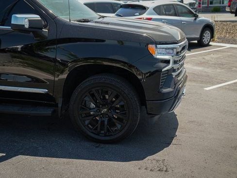 Used 2024 Chevrolet Silverado 1500 High Country w/ Technology Package image 3