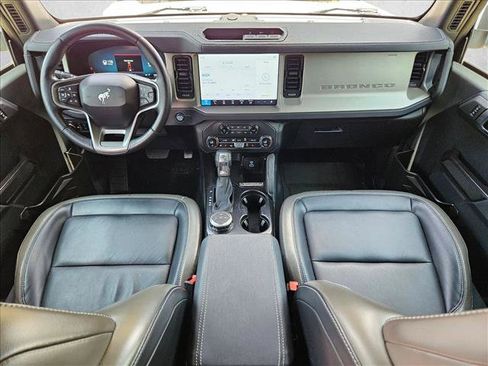 Used 2025 Ford Bronco Outer Banks AWD/4WD image 19