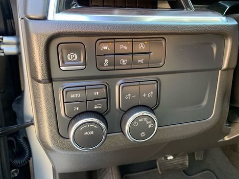Used 2025 Chevrolet Tahoe LT AWD/4WD image 17