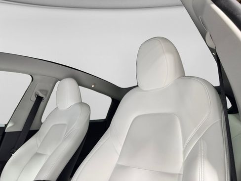 Used 2024 Tesla Model Y Long Range image 22