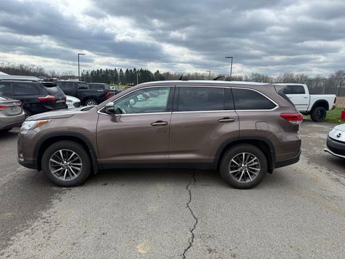 Used 2019 Toyota Highlander XLE image 9