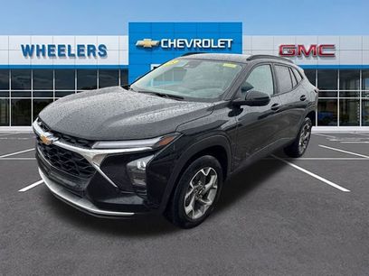 Used 2025 Chevrolet Trax LT