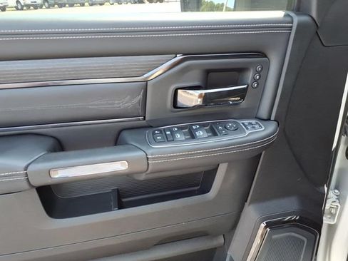 Used 2023 RAM 3500 Limited AWD/4WD image 3