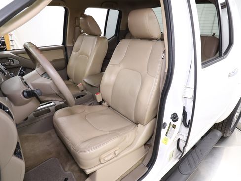 Used 2011 Nissan Frontier SL image 18