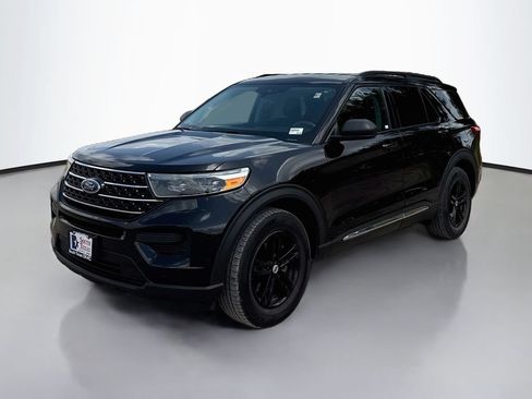 Used 2023 Ford Explorer XLT RWD image 3