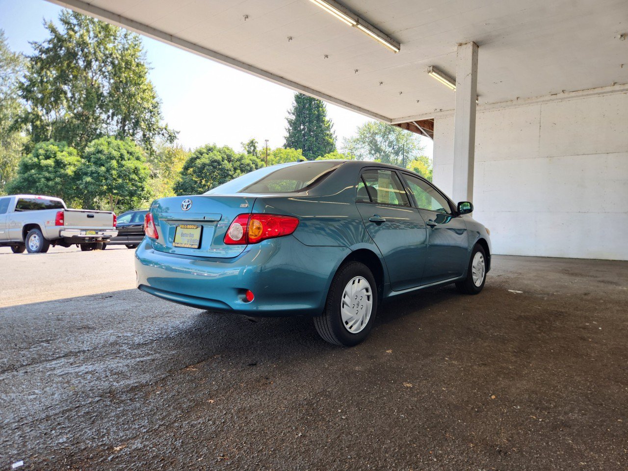 Used 2010 Toyota Corolla LE FWD image 3