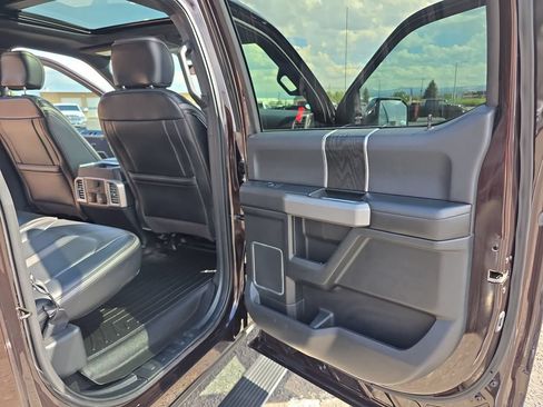 Used 2018 Ford F150 Platinum w/ Equipment Group 701A Luxury AWD/4WD image 35