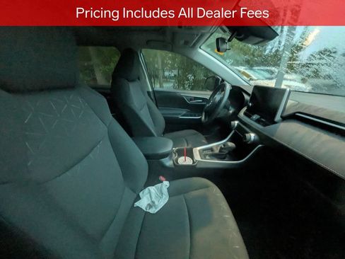 Used 2024 Toyota RAV4 XLE w/ Convenience Package FWD image 10